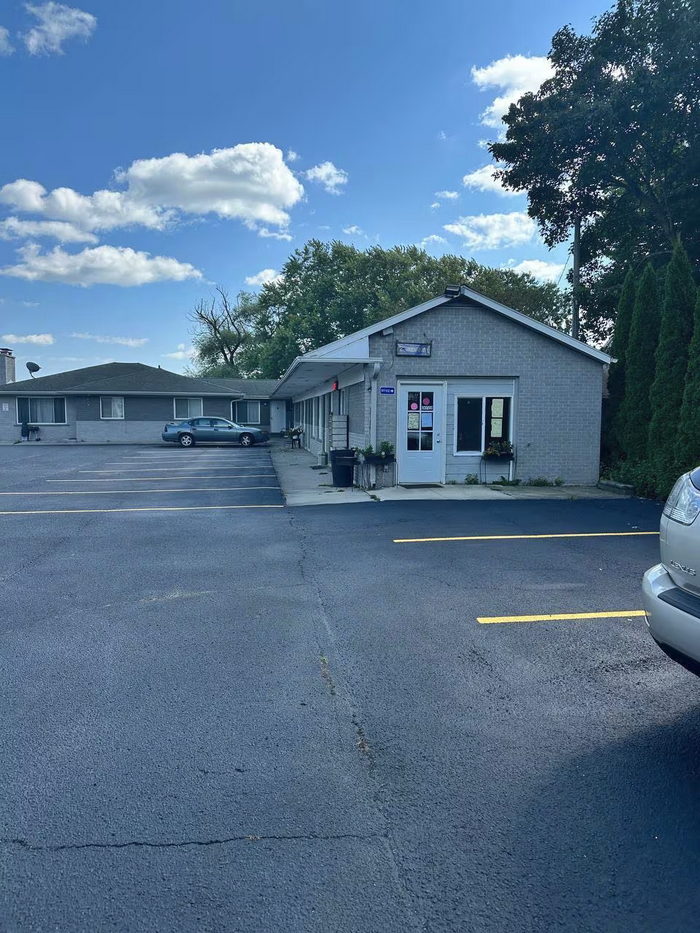 Lakeview Motel (OYO Hotel Lakeview) - Real Estate Photos (newer photo)
